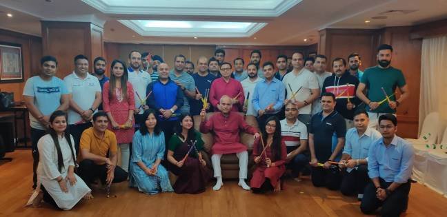 Dr.-Deepak-Mittal-with-the-participants-of-Soul-Yoga-Workshop-2