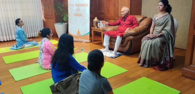 Dr.-Deepak-Mittal-Interacting-with-workshop-members