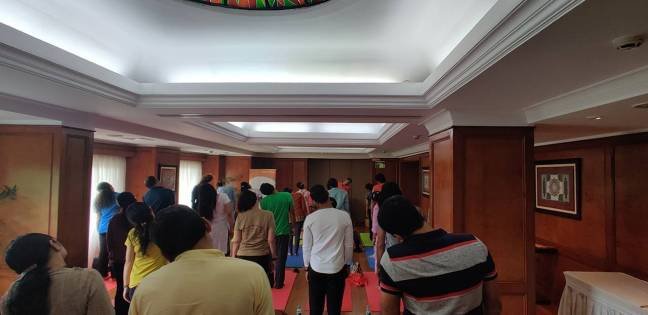 Participants-Practicing-Asanas